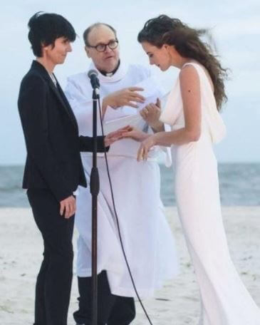 Max Notaro parents Tig Notaro and Stephanie Allynne at their wedding in 2015.